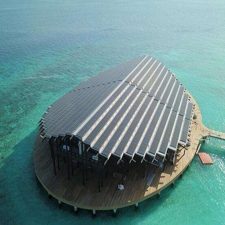 solcellepanel tak maldivene solar resort er ferdigstilt og åpnet