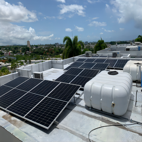 Bluesun 460w bifacial solcellepanel installert i Puerto Rico